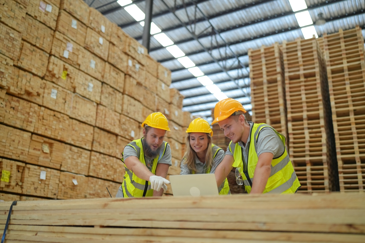logistics-managers-discussing-warehouse-plan-in-pr-2023-09-06-01-51-18-utc
